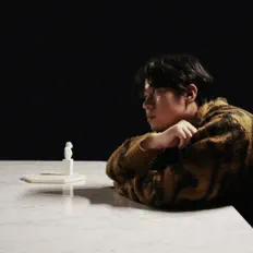 收听 NB、观看音乐视频、阅读小传、查看巡演日期等 ！