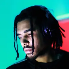 Ricci Rieraを聴いたり、ミュージックビデオを鑑賞したり、経歴やツアー日程などを確認したりしましょう！