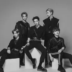 DOSを聴いたり、ミュージックビデオを鑑賞したり、経歴やツアー日程などを確認したりしましょう！