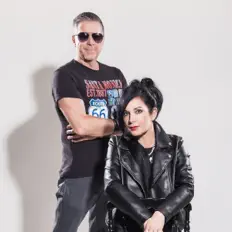 聆聽 BONNIE、觀看音樂影片、閱讀小傳、查看巡演日期等！