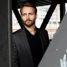 Listen to Robert Keßler, watch music videos, read bio, see tour dates & more!