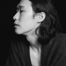 Posłuchaj wykonawcy Son June Hyuk, obejrzyj teledyski, przeczytaj biografię, zobacz daty tras koncertowych i nie tylko!