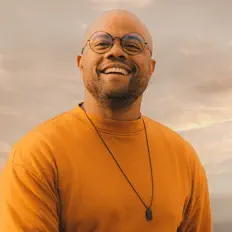 聆聽 Weslei Santos、觀看音樂影片、閱讀小傳、查看巡演日期等！