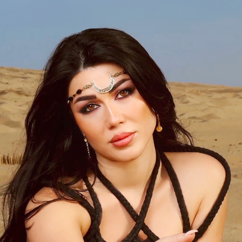 Song - مسيطرة - Lamis Kan