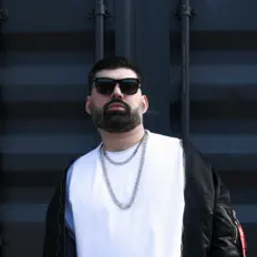 BURNV60을(를) 듣고, 뮤직 비디오를 보고, 약력을 읽고, 투어 일정 등을 확인하세요!