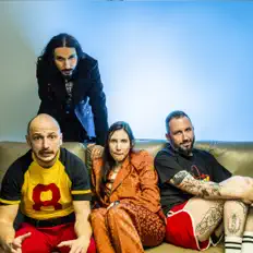 Princesses Leyaを聴いたり、ミュージックビデオを鑑賞したり、経歴やツアー日程などを確認したりしましょう！