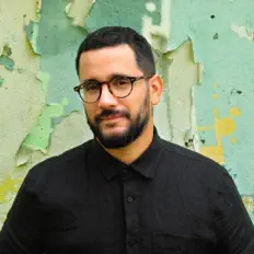 Ouça Paulo Nazareth, assista a videoclipes, leia a biografia, veja as datas das turnês e mais!