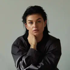 收听 Roxeanne Hazes、观看音乐视频、阅读小传、查看巡演日期等 ！