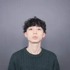 Hör dir HiKi_Boi an, schau dir Musikvideos an, lies die Biografie, finde Tourdaten und mehr!