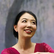 Aya Okuyamaを聴いたり、ミュージックビデオを鑑賞したり、経歴やツアー日程などを確認したりしましょう！