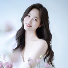 LeeNaを聴いたり、ミュージックビデオを鑑賞したり、経歴やツアー日程などを確認したりしましょう！