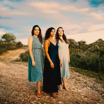 Listen to La Néréide, watch music videos, read bio, see tour dates & more!