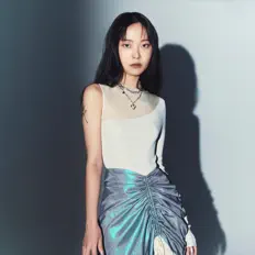 收听 AIRY、观看音乐视频、阅读小传、查看巡演日期等 ！