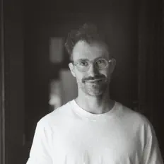 聆聽 Jason Del Campo、觀看音樂影片、閱讀小傳、查看巡演日期等！