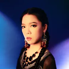 聆聽 許郁瑛、觀看音樂影片、閱讀小傳、查看巡演日期等！