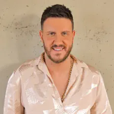 Mark Abdel Nour सुनें, म्यूज़िक वीडियो देखें, बायो पढ़ें, दौरे की तारीखें और बहुत कुछ देखें!