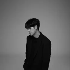 Listen to Si Hoon, watch music videos, read bio, see tour dates & more!