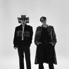 Ascolta 000, guarda video musicali, leggi la biografia, vedi le date del tour & altro!