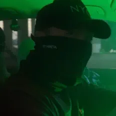 Blocky dinle, müzik videolarını izle, biyografisini oku, tur tarihlerini ve daha fazlasını gör!