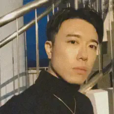 Escucha a 岶廷, mira videos musicales, lee su biografía, consulta las fechas de las gira y más.