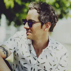 Ascolta Dino Soccio, guarda video musicali, leggi la biografia, vedi le date del tour & altro!