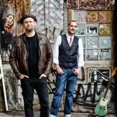 Ouve Mountain Men, vê vídeos de música, lê a biografia, vê as datas da digressão e muito mais!