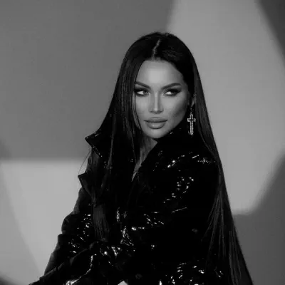 聆聽 SONNET、觀看音樂影片、閱讀小傳、查看巡演日期等！