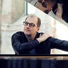 Listen to Ulrich Roman Murtfeld, watch music videos, read bio, see tour dates & more!