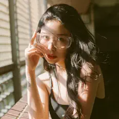 張菡 सुनें, म्यूज़िक वीडियो देखें, बायो पढ़ें, दौरे की तारीखें और बहुत कुछ देखें!