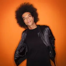 Escucha a Emree Kavás, mira vídeos musicales, lee la biografía, consulta fechas de giras y mucho más.