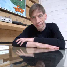 Holger Hillerを聴いたり、ミュージックビデオを鑑賞したり、経歴やツアー日程などを確認したりしましょう！
