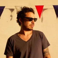 收听 Carlos Mendez、观看音乐视频、阅读小传、查看巡演日期等 ！