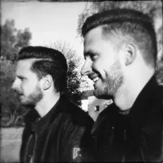 Escucha a Rooftop Renegades, mira videos musicales, lee su biografía, consulta las fechas de las gira y más.