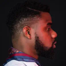 Young @uD!oを聴いたり、ミュージックビデオを鑑賞したり、経歴やツアー日程などを確認したりしましょう！