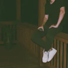 Ascolta Items, guarda video musicali, leggi la biografia, vedi le date del tour & altro!