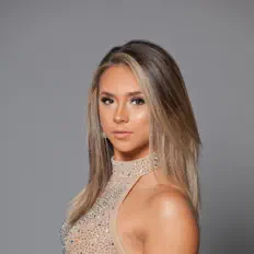 聆聽 Julia Sommer、觀看音樂影片、閱讀小傳、查看巡演日期等！