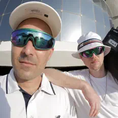 Ascolta אבירי השולחן העגול, guarda video musicali, leggi la biografia, vedi le date del tour & altro!