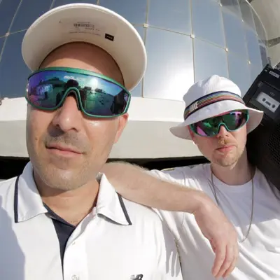 Listen to אבירי השולחן העגול, watch music videos, read bio, see tour dates & more!