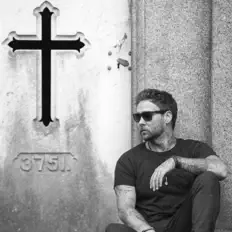 Rite Hook सुनें, म्यूज़िक वीडियो देखें, बायो पढ़ें, दौरे की तारीखें और बहुत कुछ देखें!