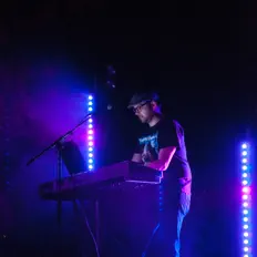 Jimmie Åkesson सुनें, म्यूज़िक वीडियो देखें, बायो पढ़ें, दौरे की तारीखें और बहुत कुछ देखें!