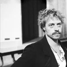 Ouve Orpheo McCord, vê vídeos de música, lê a biografia, vê as datas da digressão e muito mais!