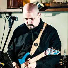 Colm Roy: песни, клипы, биография, даты выступлений и многое другое.