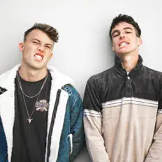 Escucha a POSTLOVE, mira videos musicales, lee su biografía, consulta las fechas de las gira y más.