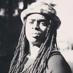 Poslechněte si interpreta Jim Shuez, sledujte hudební videa, přečtěte si životopis, podívejte se na data turné a další informace.