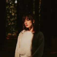 Escucha a Dilara, mira vídeos musicales, lee la biografía, consulta fechas de giras y mucho más.