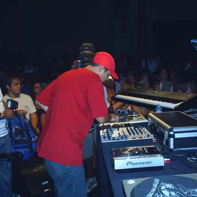 Listen to Dinho Dj, watch music videos, read bio, see tour dates & more!