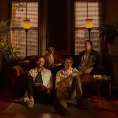 Hör dir Y O U T H F O O L an, schau dir Musikvideos an, lies die Biografie, finde Tourdaten und mehr!