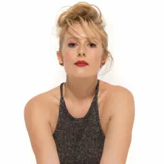 Sirel dinle, müzik videolarını izle, biyografisini oku, tur tarihlerini ve daha fazlasını gör!