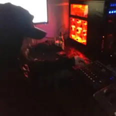 Écoutez All My Friends Are Ghosts, regardez des vidéoclips, lisez la biographie, consultez les dates de tournée et plus encore !