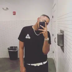 Frank James을(를) 듣고, 뮤직 비디오를 보고, 약력을 읽고, 투어 일정 등을 확인하세요!